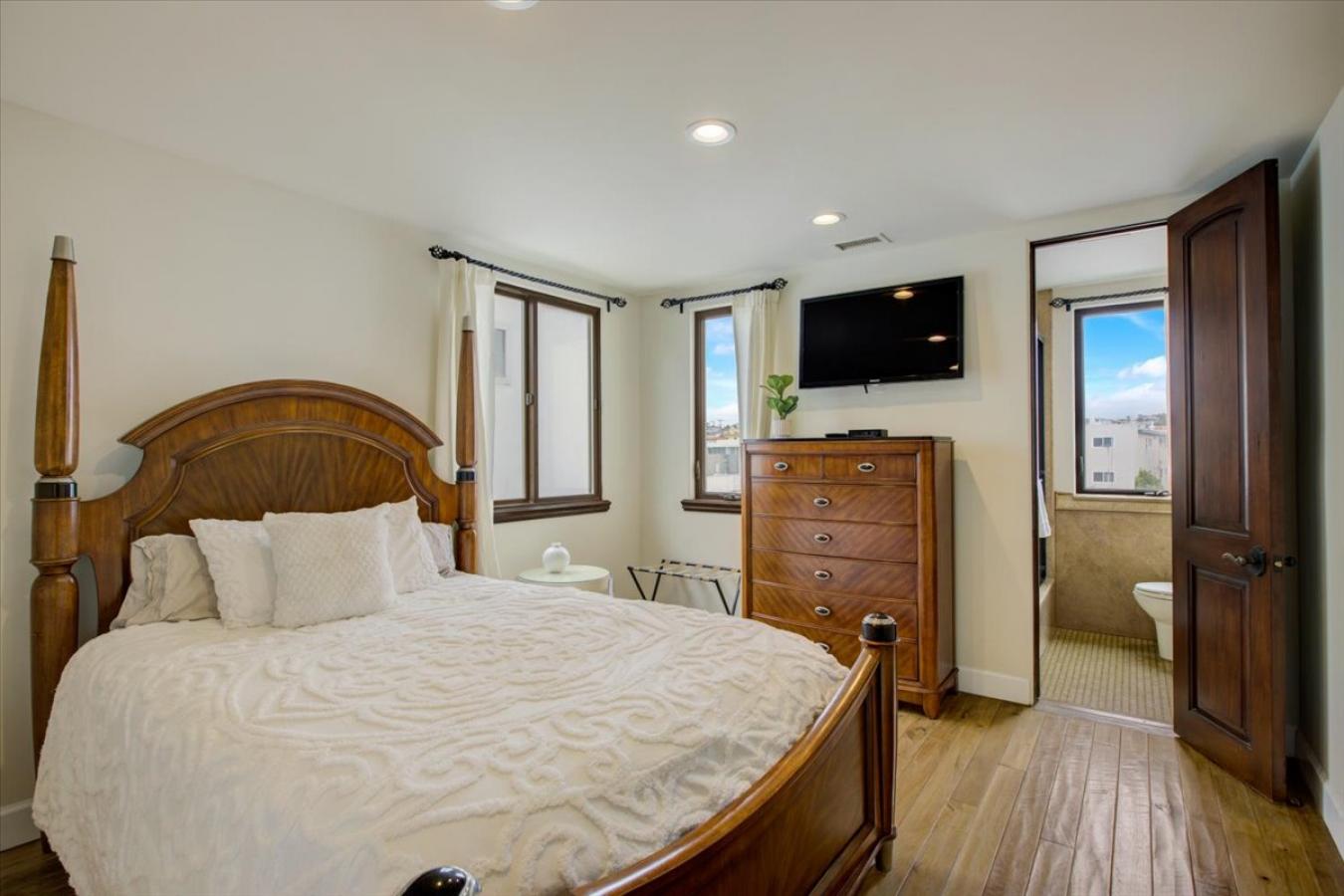 100 The Strand, Hermosa Beach, CA, 90254, United States, 5 Bedrooms Bedrooms, ,4 BathroomsBathrooms,Residential,For Sale,100 The Strand,1640936