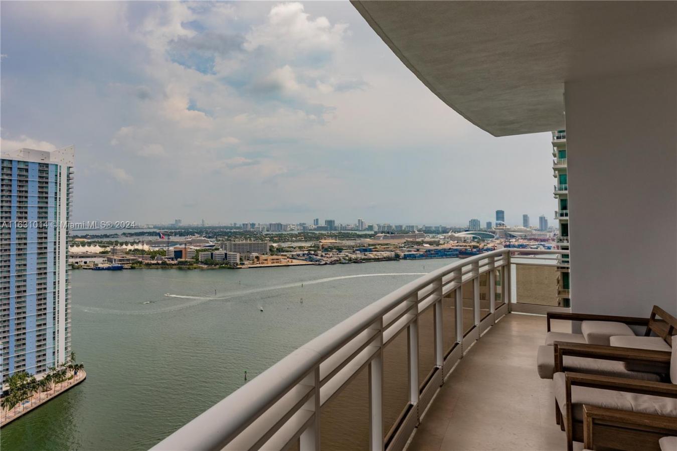 901 Brickell Key Boulevard # 3206, Miami, FL, 33131, United States, 3 Bedrooms Bedrooms, ,2 BathroomsBathrooms,Residential,For Sale,901 Brickell Key Boulevard # 3206,1641548