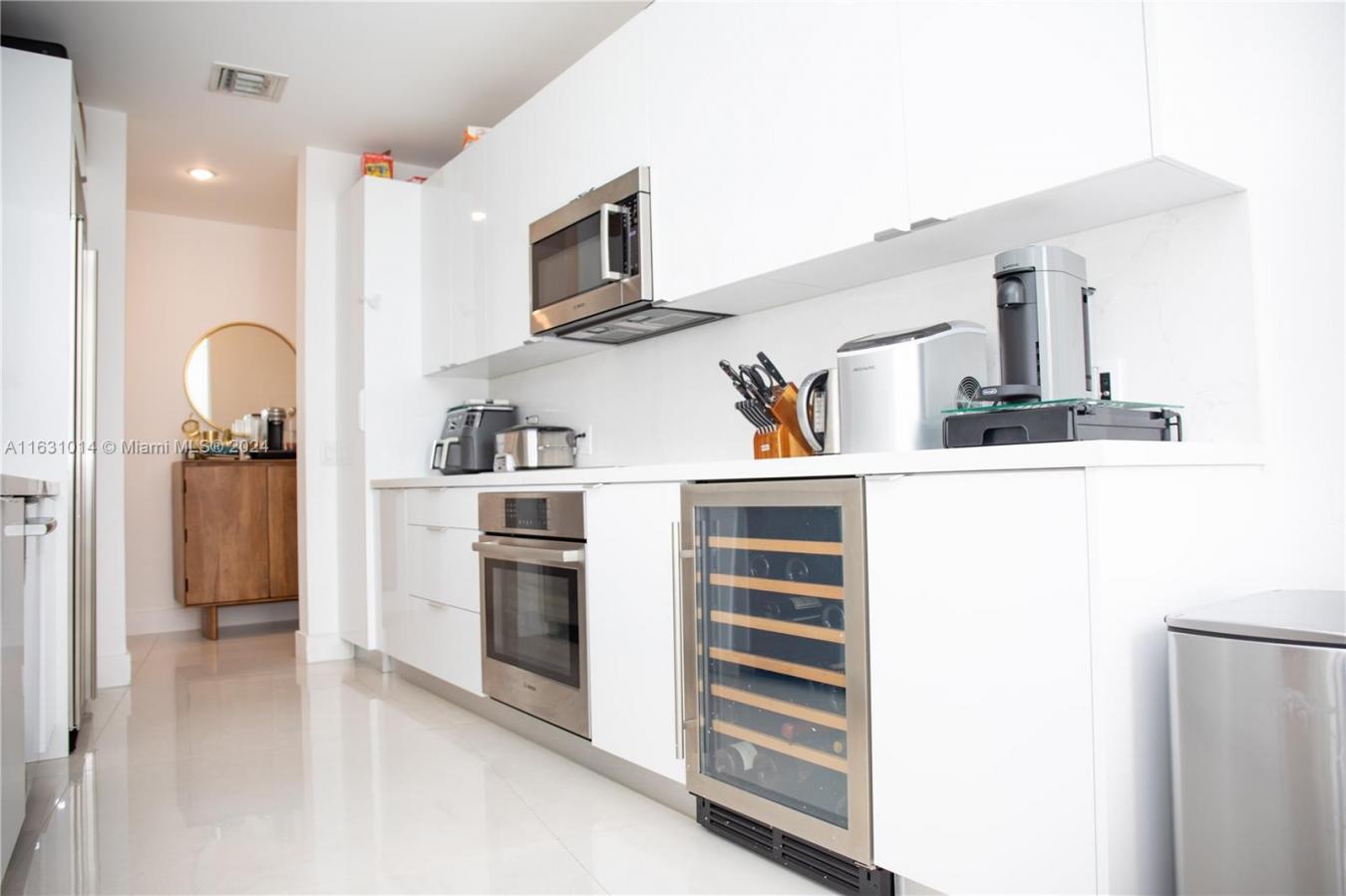 901 Brickell Key Boulevard # 3206, Miami, FL, 33131, United States, 3 Bedrooms Bedrooms, ,2 BathroomsBathrooms,Residential,For Sale,901 Brickell Key Boulevard # 3206,1641548