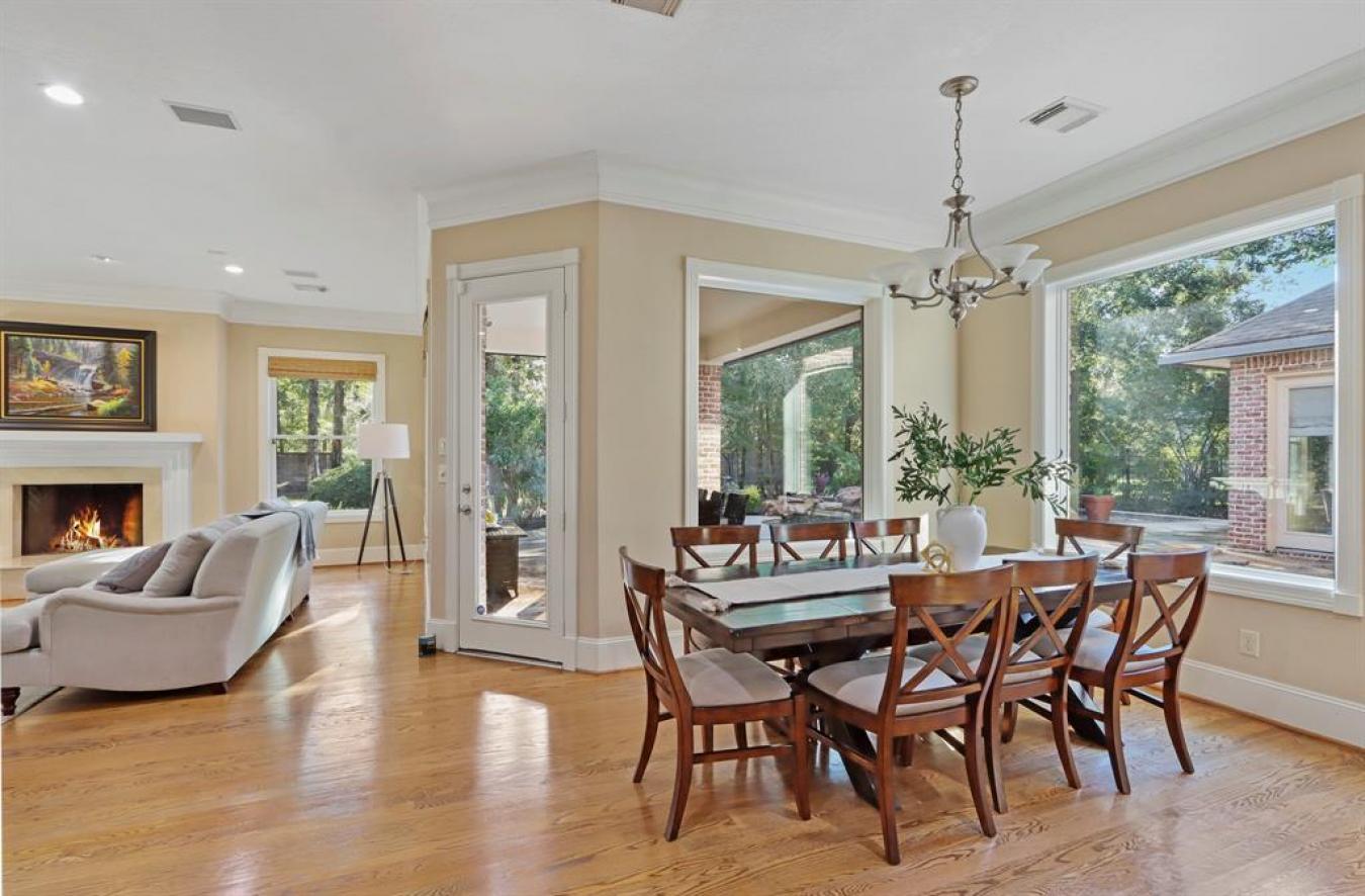 19 Philbrook Way, The Woodlands, TX, 77382, United States, 5 Bedrooms Bedrooms, ,5 BathroomsBathrooms,Residential,For Sale,19 Philbrook Way,1643754