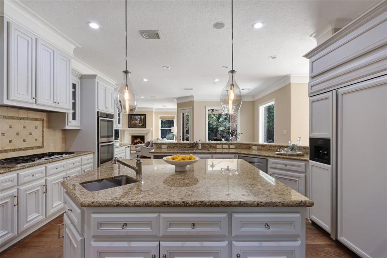 19 Philbrook Way, The Woodlands, TX, 77382, United States, 5 Bedrooms Bedrooms, ,5 BathroomsBathrooms,Residential,For Sale,19 Philbrook Way,1643754