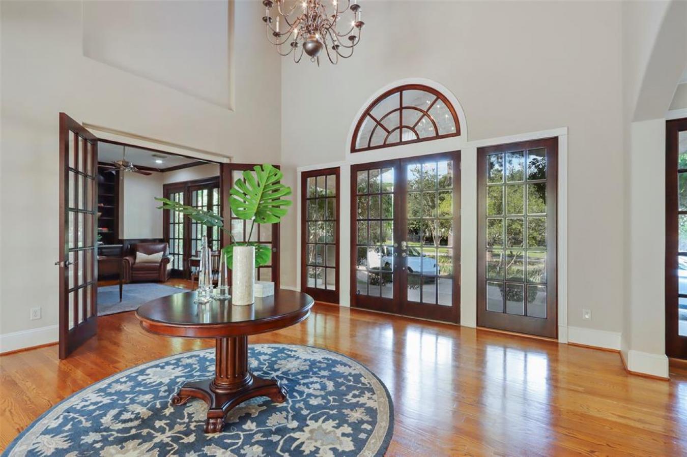 19 Philbrook Way, The Woodlands, TX, 77382, United States, 5 Bedrooms Bedrooms, ,5 BathroomsBathrooms,Residential,For Sale,19 Philbrook Way,1643754