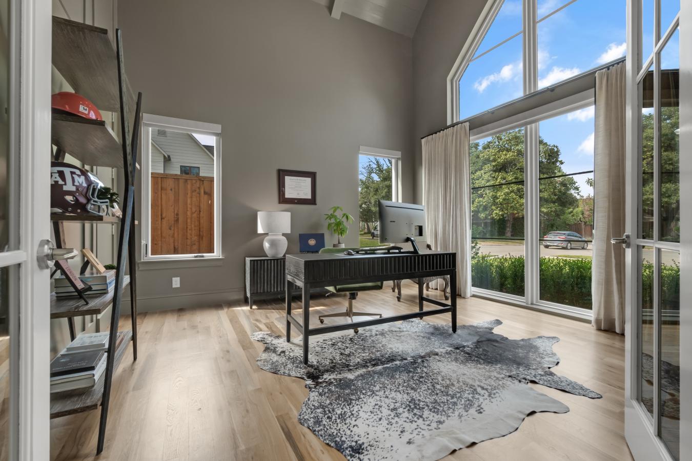 6902 Kenwood Avenue, Dallas, TX, 75214, United States, 5 Bedrooms Bedrooms, ,5 BathroomsBathrooms,Residential,For Sale,6902 Kenwood Avenue,1643657