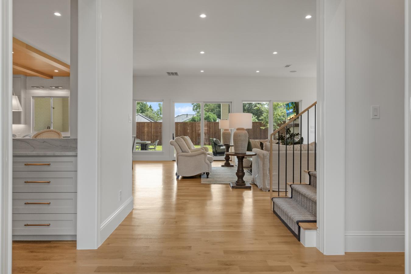 6902 Kenwood Avenue, Dallas, TX, 75214, United States, 5 Bedrooms Bedrooms, ,5 BathroomsBathrooms,Residential,For Sale,6902 Kenwood Avenue,1643657