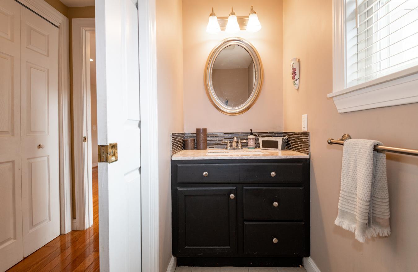 9 Bunker Hill Road, Ipswich, MA, 01938, United States, ,3 BathroomsBathrooms,Residential,For Sale,9 Bunker Hill Road,1644796