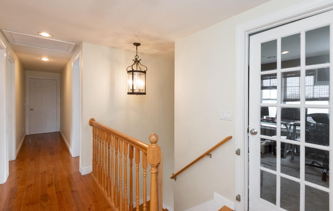 9 Bunker Hill Road, Ipswich, MA, 01938, United States, ,3 BathroomsBathrooms,Residential,For Sale,9 Bunker Hill Road,1644796