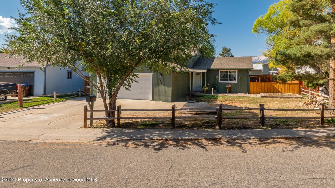 611 Hutton Avenue, Rifle, Colorado, 81650, United States, 3 Bedrooms Bedrooms, ,2 BathroomsBathrooms,Residential,For Sale,611 Hutton Avenue,1644774