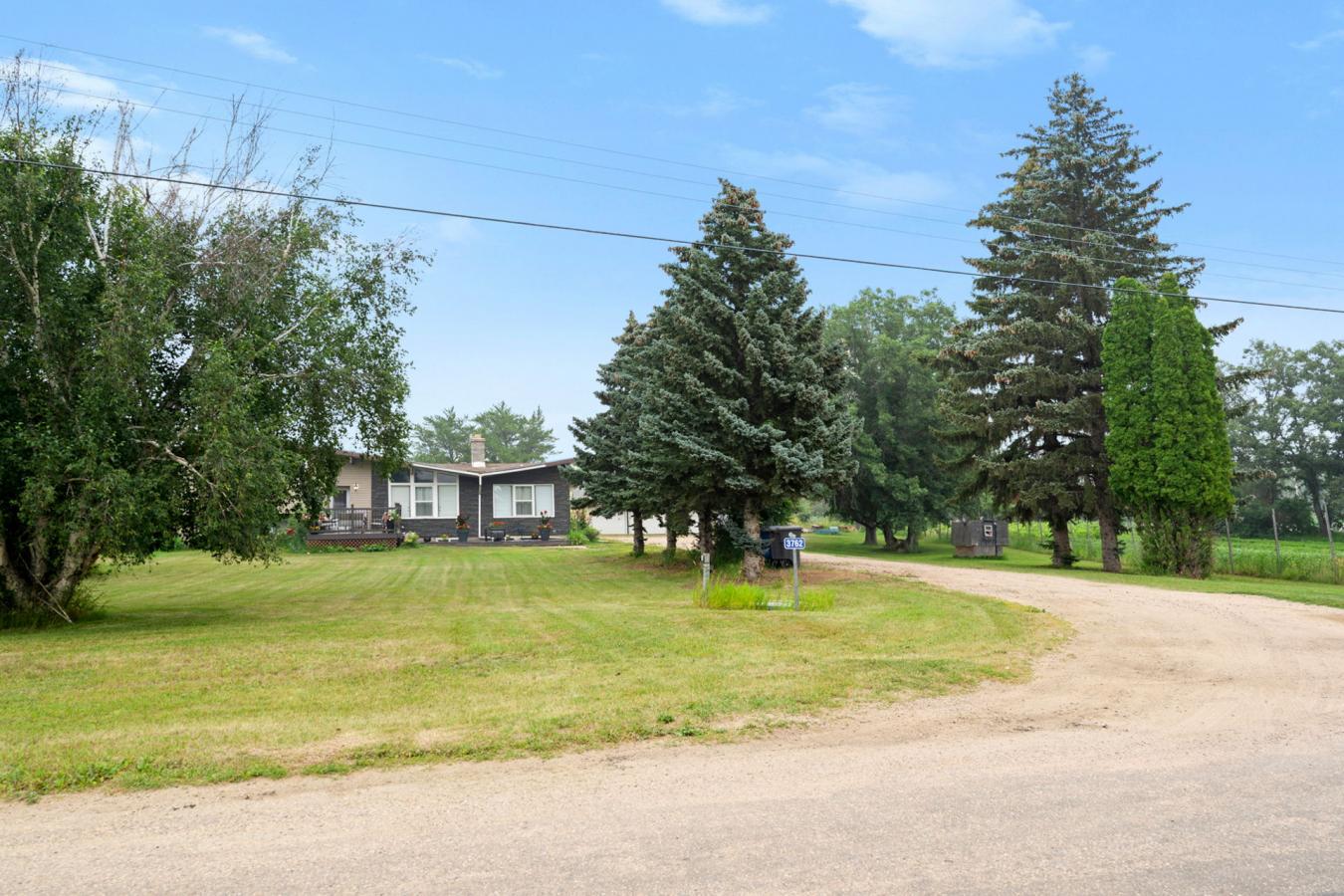 3762 Haliburton Avenue, Furdale, SK, S7T 1B2, Canada, 4 Bedrooms Bedrooms, ,5 BathroomsBathrooms,Residential,For Sale,3762 Haliburton Avenue,1644772