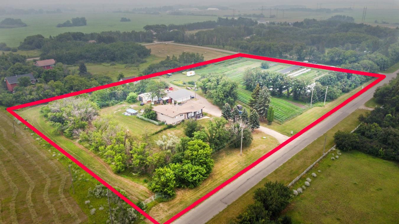 3762 Haliburton Avenue, Furdale, SK, S7T 1B2, Canada, 4 Bedrooms Bedrooms, ,5 BathroomsBathrooms,Residential,For Sale,3762 Haliburton Avenue,1644772