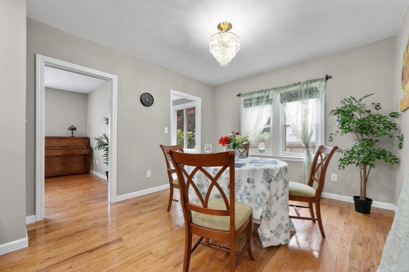 707 South, Waltham, MA, 02453, United States, 3 Bedrooms Bedrooms, ,2 BathroomsBathrooms,Residential,For Sale,707 South,1645576