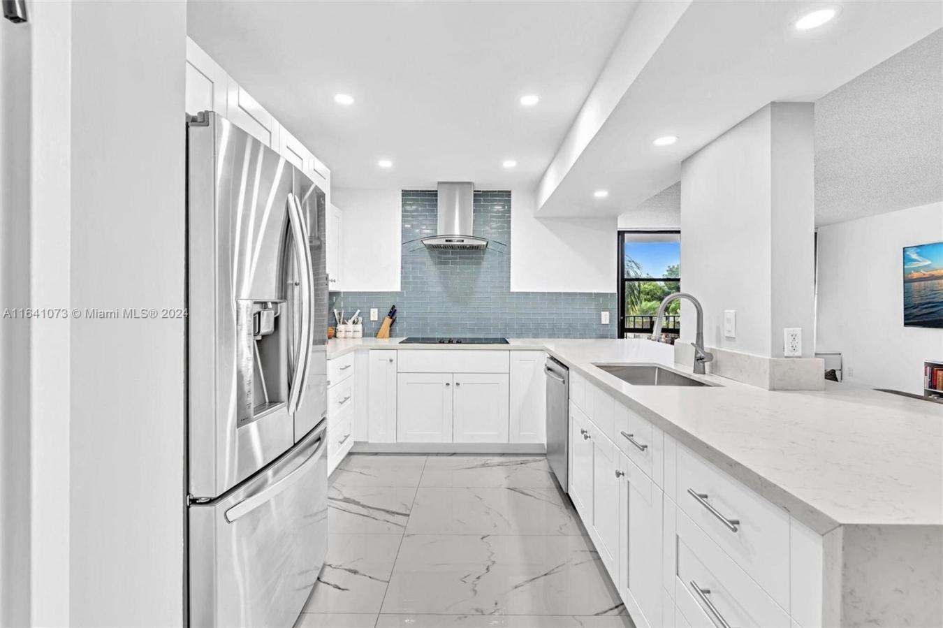 Gorgeous 2 bedrooms &amp; 2 baths in an amazing location by the in – image 13