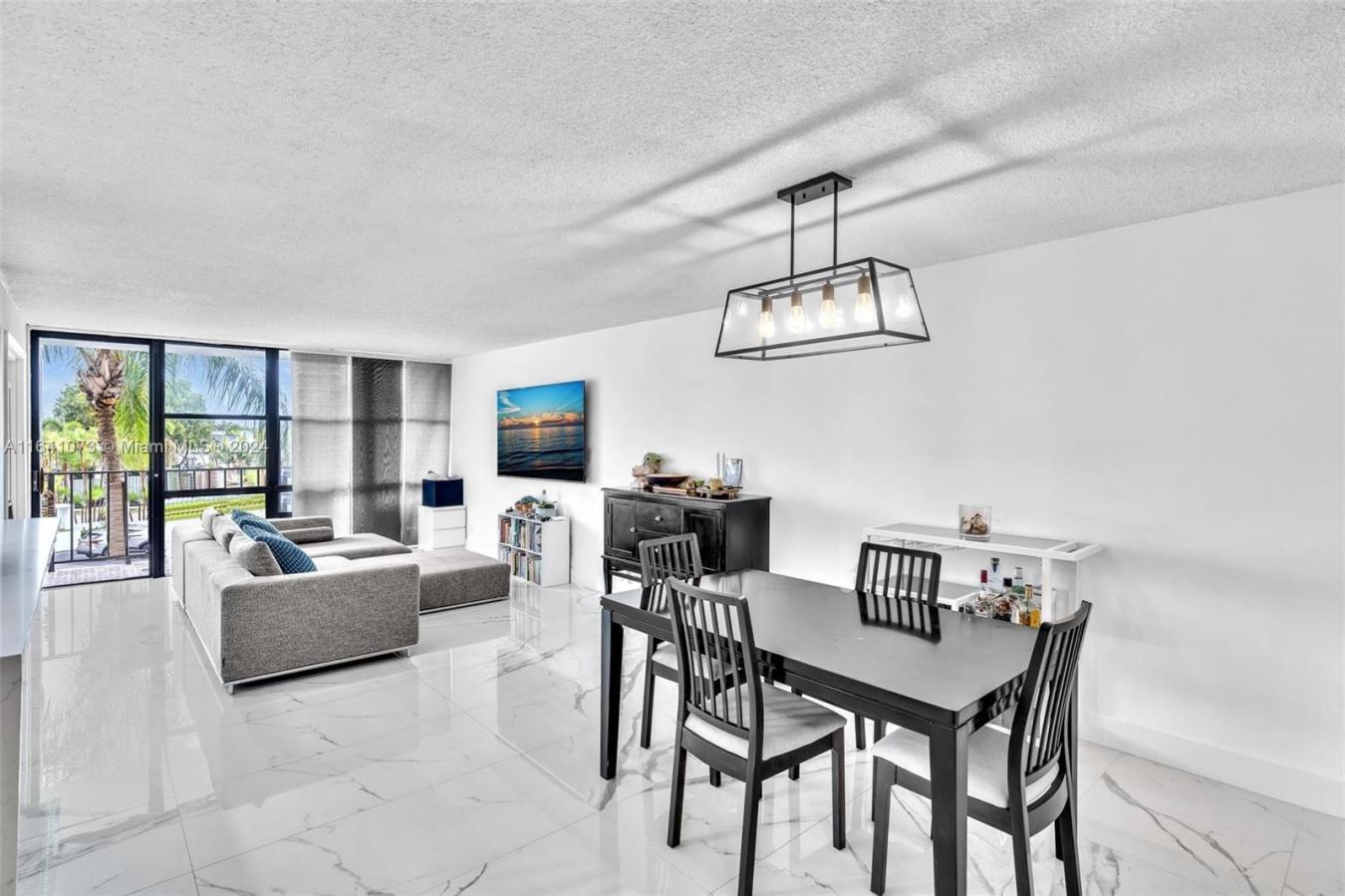 Gorgeous 2 bedrooms &amp; 2 baths in an amazing location by the in – image 15