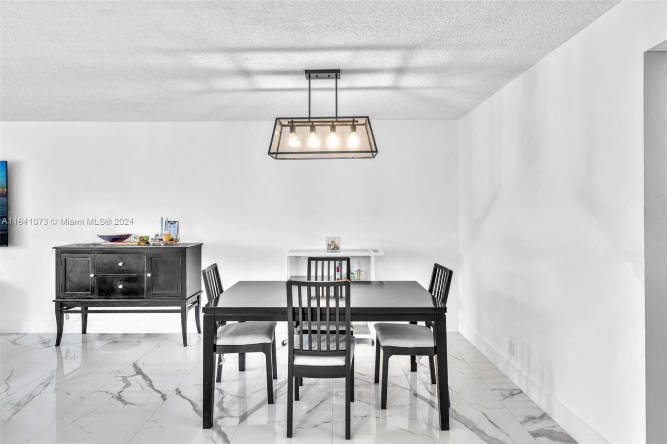 Gorgeous 2 bedrooms &amp; 2 baths in an amazing location by the in – image 16