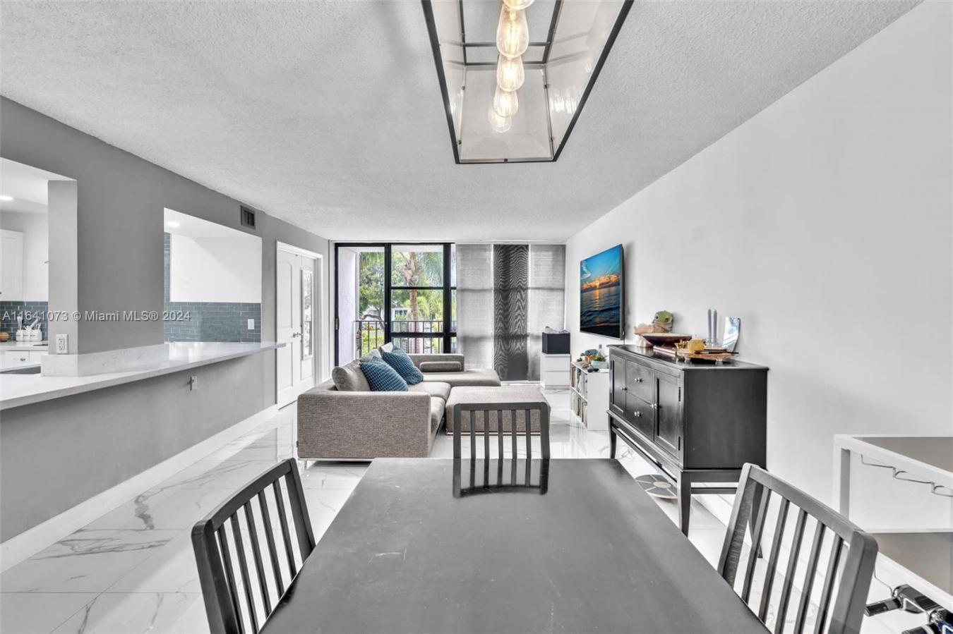 Gorgeous 2 bedrooms &amp; 2 baths in an amazing location by the in – image 18