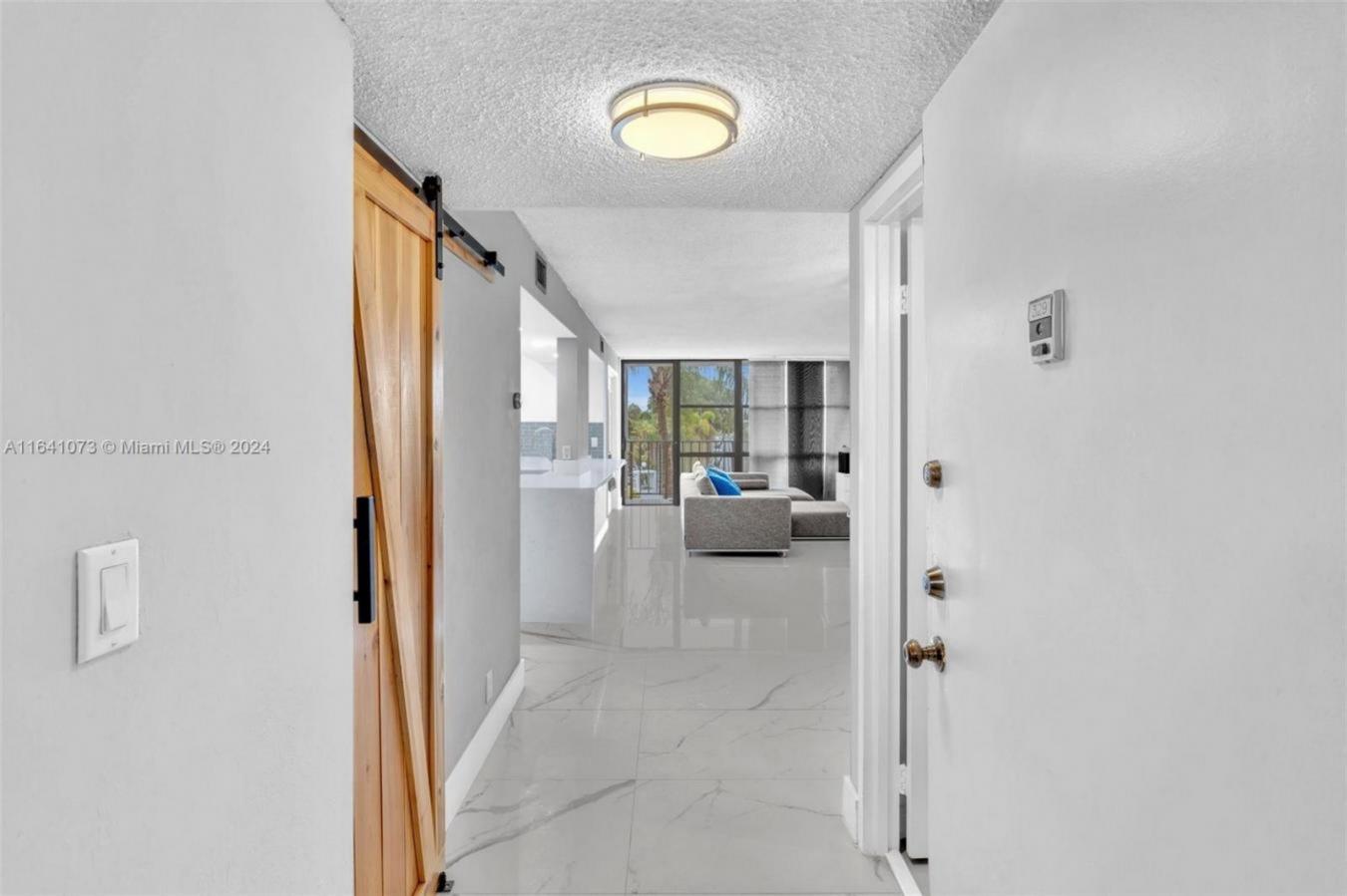 Gorgeous 2 bedrooms &amp; 2 baths in an amazing location by the in – image 19