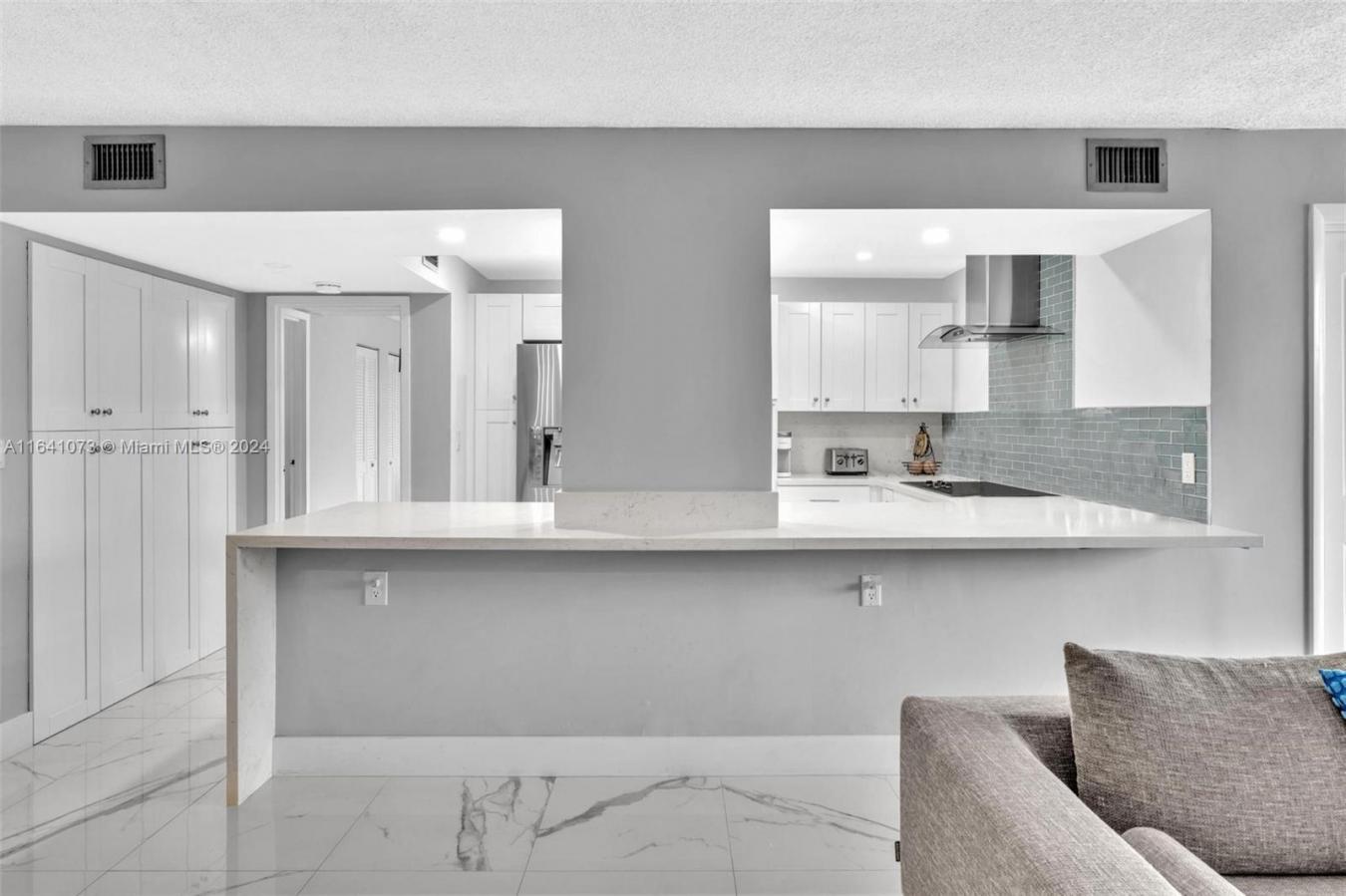 Gorgeous 2 bedrooms &amp; 2 baths in an amazing location by the in – image 10