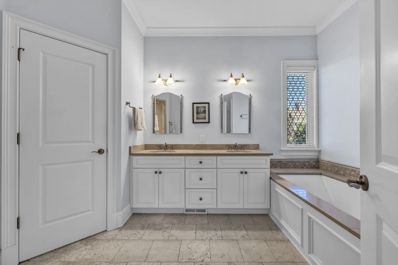 39470 Stillman Lane, Willoughby, OH, 44094, United States, 4 Bedrooms Bedrooms, ,4 BathroomsBathrooms,Residential,For Sale,39470 Stillman Lane,1648306