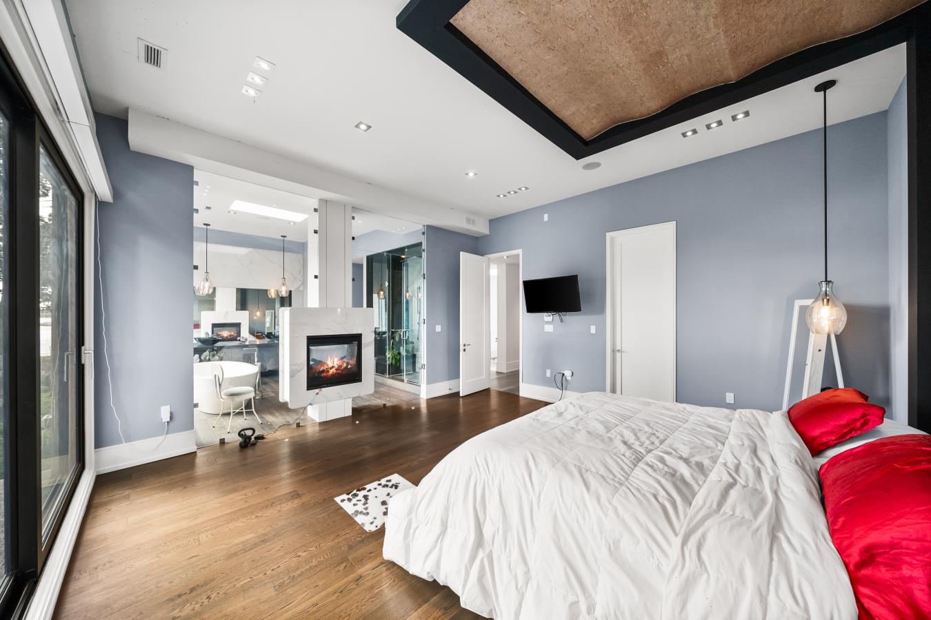 67 Lake Promenade, Toronto, ON, M8W 1A2, Canada, 4 Bedrooms Bedrooms, ,9 BathroomsBathrooms,Residential,For Sale,67 Lake Promenade,1648295