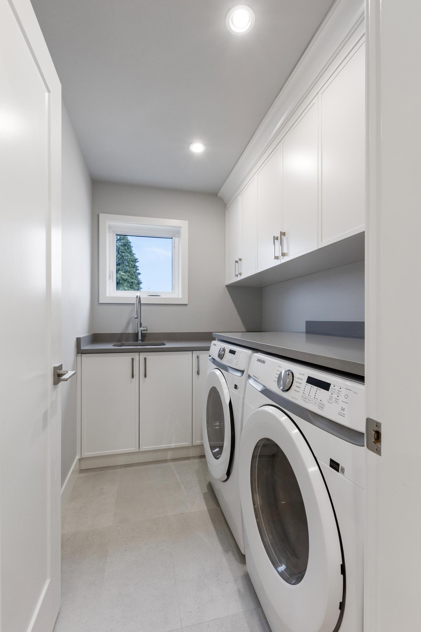 Victoria, BC, V8Z 1W5, Canada, 4 Bedrooms Bedrooms, ,4 BathroomsBathrooms,Residential,For Sale,1869036