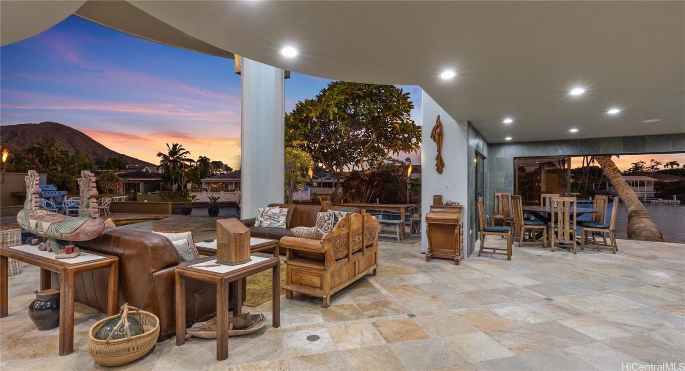 812 Kumukahi, Honolulu, HI, 96825, United States, 8 Bedrooms Bedrooms, ,6 BathroomsBathrooms,Residential,For Sale,812 Kumukahi,1652256