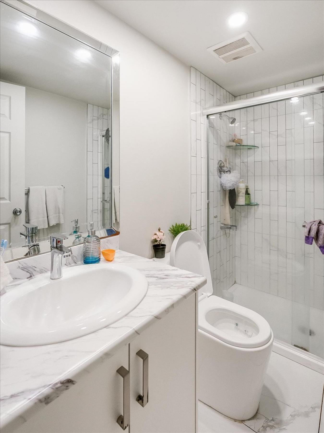 9335 152A STREET, Surrey, BC, V3R 0E6, Canada, 6 Bedrooms Bedrooms, ,5 BathroomsBathrooms,Residential,For Sale,9335 152A STREET,1653744