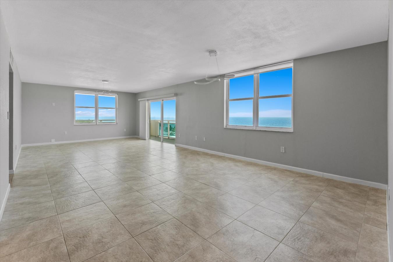 1701 S Ocean Drive, Hollywood, FL, 33019, United States, 2 Bedrooms Bedrooms, ,2 BathroomsBathrooms,Residential,For Sale,1701 S Ocean Drive,1653716