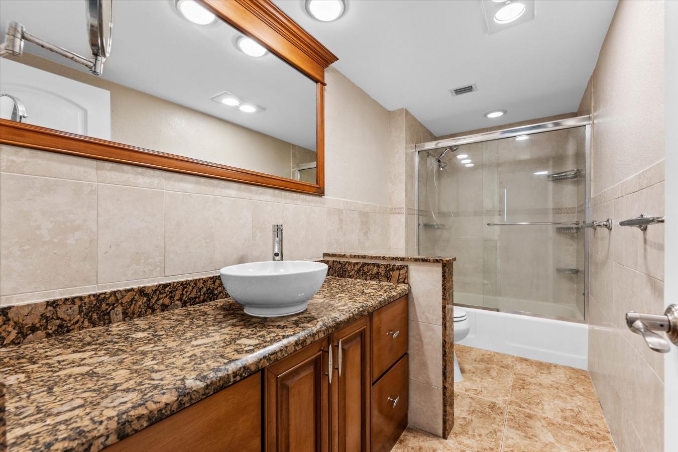 1701 S Ocean Drive, Hollywood, FL, 33019, United States, 2 Bedrooms Bedrooms, ,2 BathroomsBathrooms,Residential,For Sale,1701 S Ocean Drive,1653716