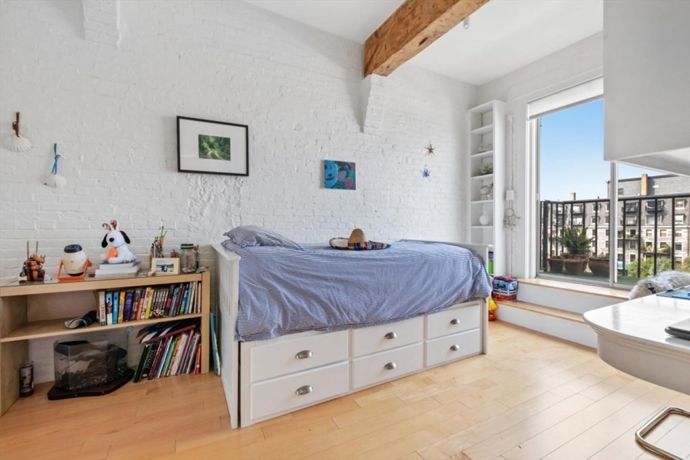 43 Commercial Wharf # 8, Boston, MA, 02110, United States, 2 Bedrooms Bedrooms, ,2 BathroomsBathrooms,Residential,For Sale,43 Commercial Wharf # 8,1657671