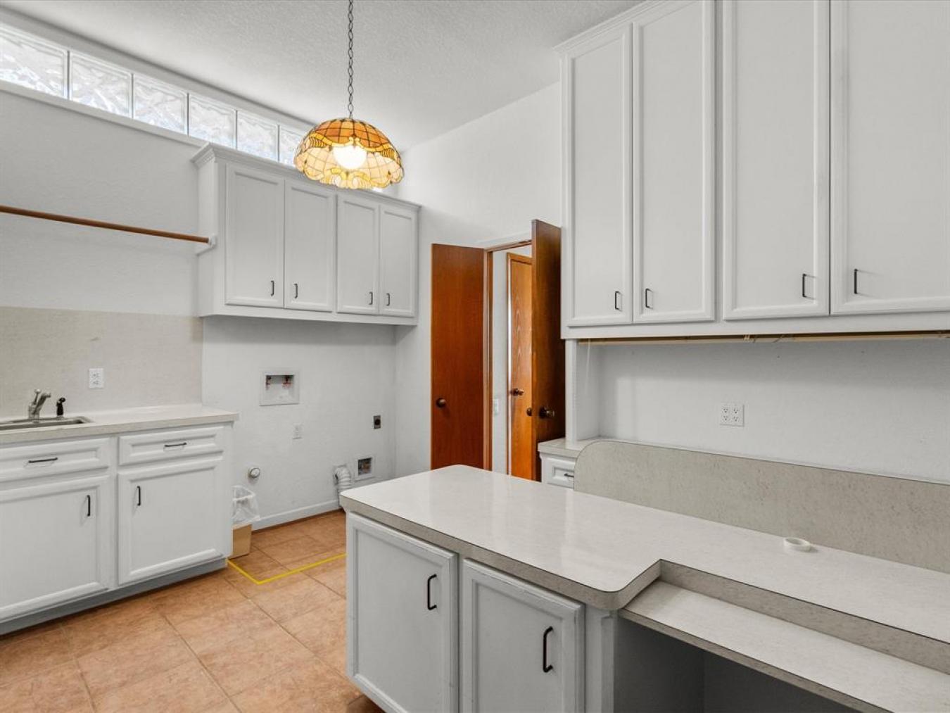 619 Northport Lane, Kemah, TX, 77565, United States, 4 Bedrooms Bedrooms, ,3 BathroomsBathrooms,Residential,For Sale,619 Northport Lane,1657651