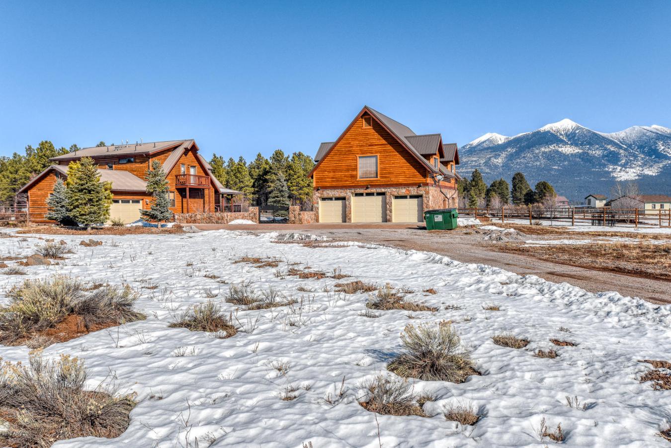 Weekly rental rates available! Experience a perfect mountain getaway a – image 1