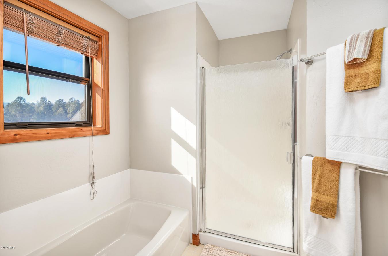 Weekly rental rates available! Experience a perfect mountain getaway a – image 18