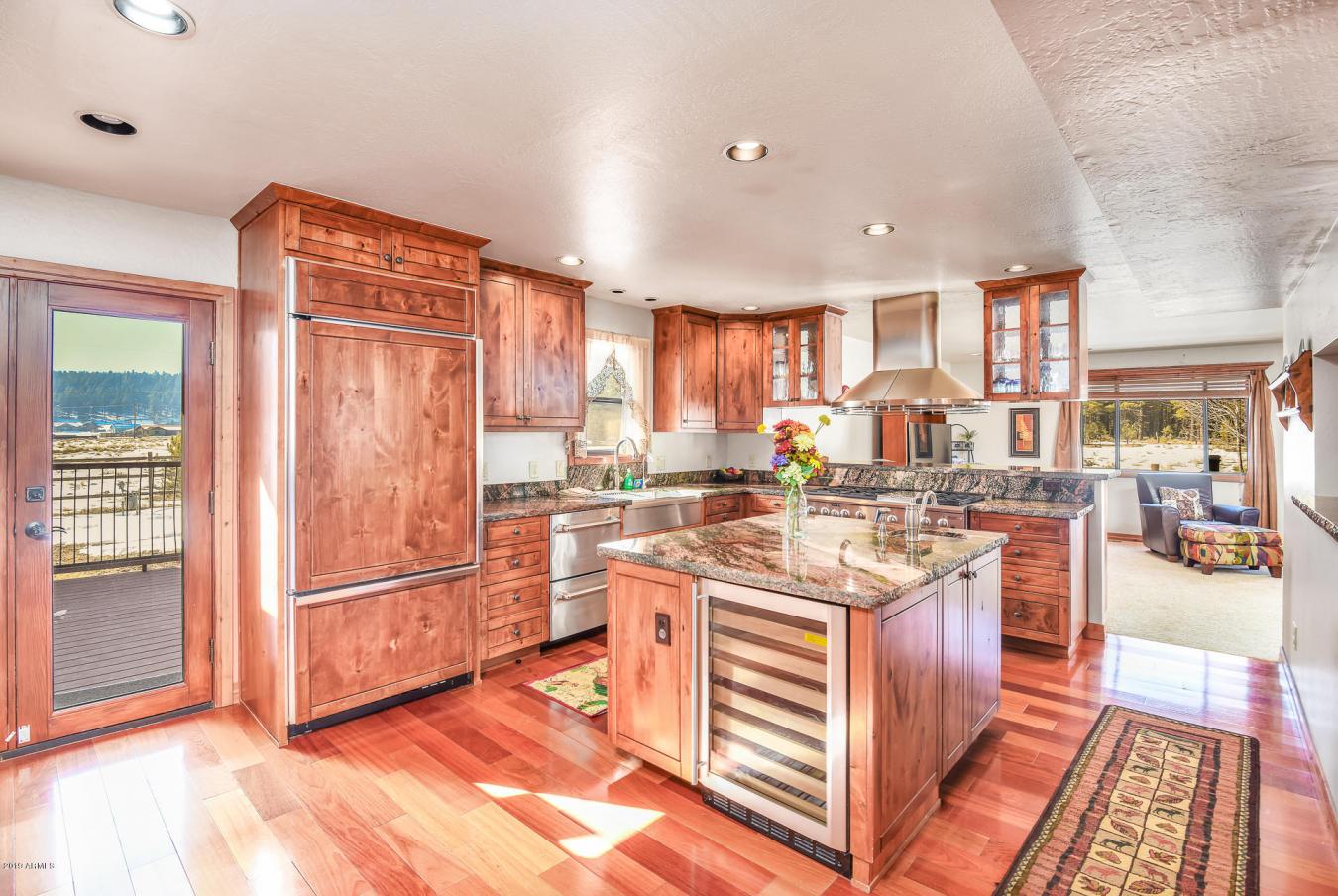 Weekly rental rates available! Experience a perfect mountain getaway a – image 6