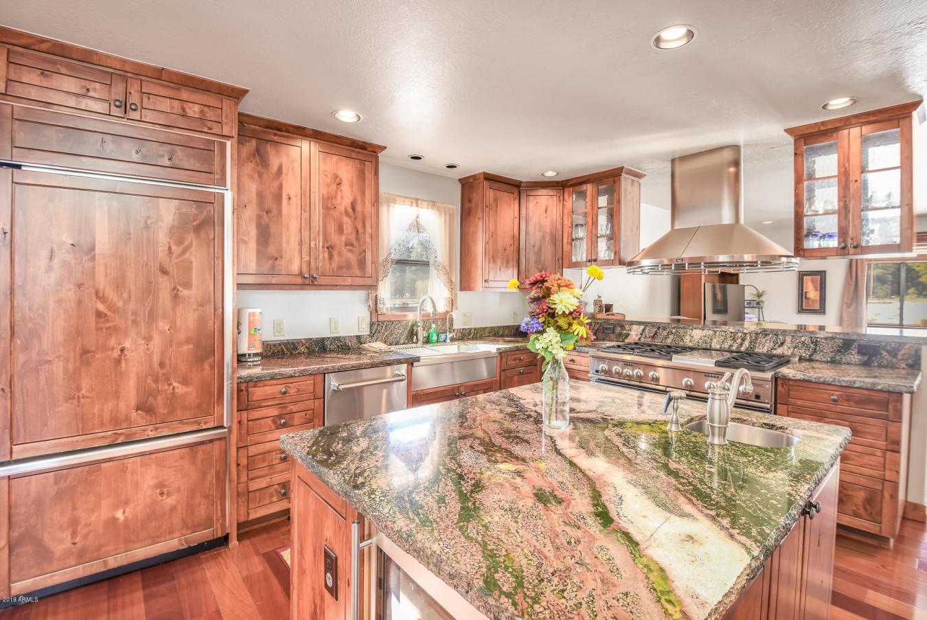 Weekly rental rates available! Experience a perfect mountain getaway a – image 8