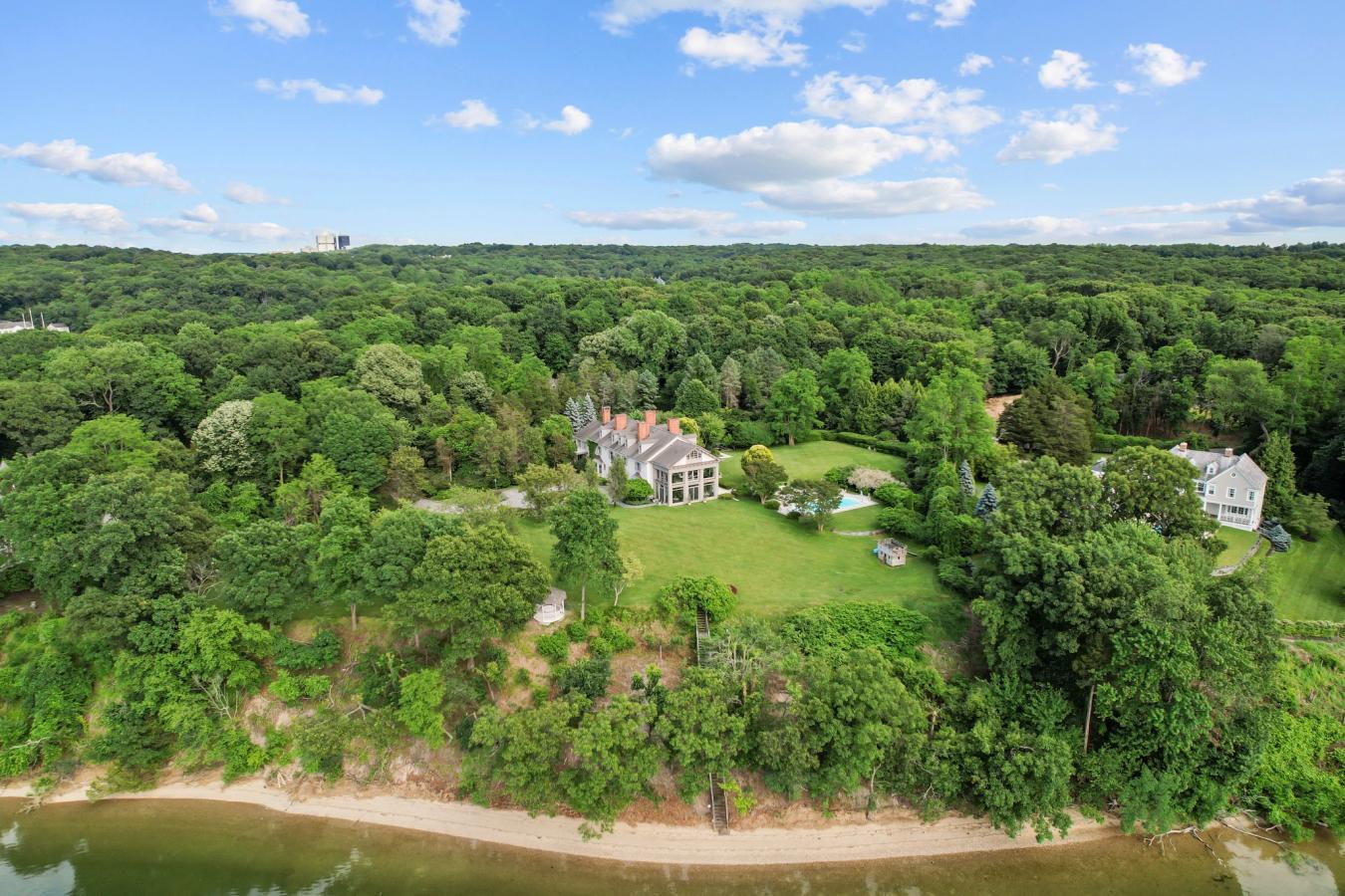 15 Emmet Dr, Head of the Harbor, NY, 11790, United States, 11 Bedrooms Bedrooms, ,5 BathroomsBathrooms,Residential,For Sale,15 Emmet Dr,1660185