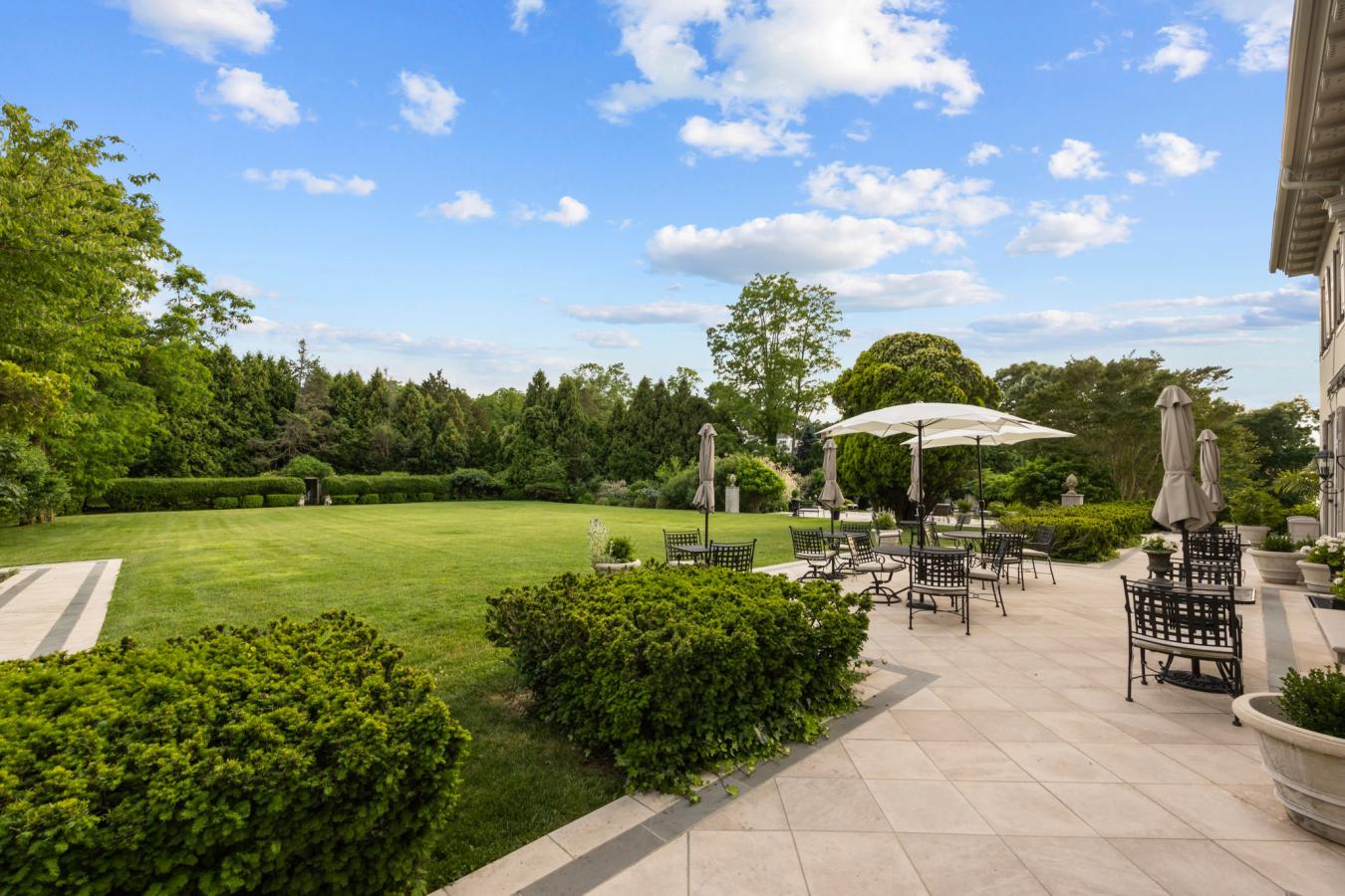 15 Emmet Dr, Head of the Harbor, NY, 11790, United States, 11 Bedrooms Bedrooms, ,5 BathroomsBathrooms,Residential,For Sale,15 Emmet Dr,1660185