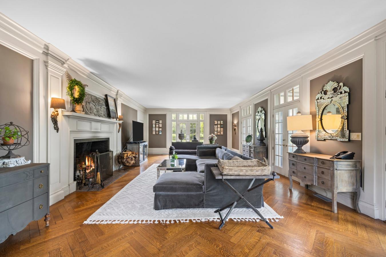 15 Emmet Dr, Head of the Harbor, NY, 11790, United States, 11 Bedrooms Bedrooms, ,5 BathroomsBathrooms,Residential,For Sale,15 Emmet Dr,1660185