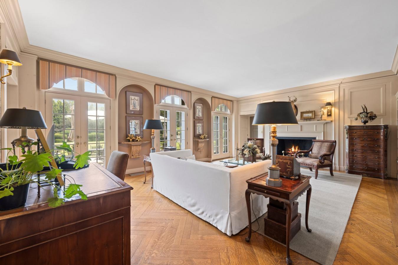 15 Emmet Dr, Head of the Harbor, NY, 11790, United States, 11 Bedrooms Bedrooms, ,5 BathroomsBathrooms,Residential,For Sale,15 Emmet Dr,1660185