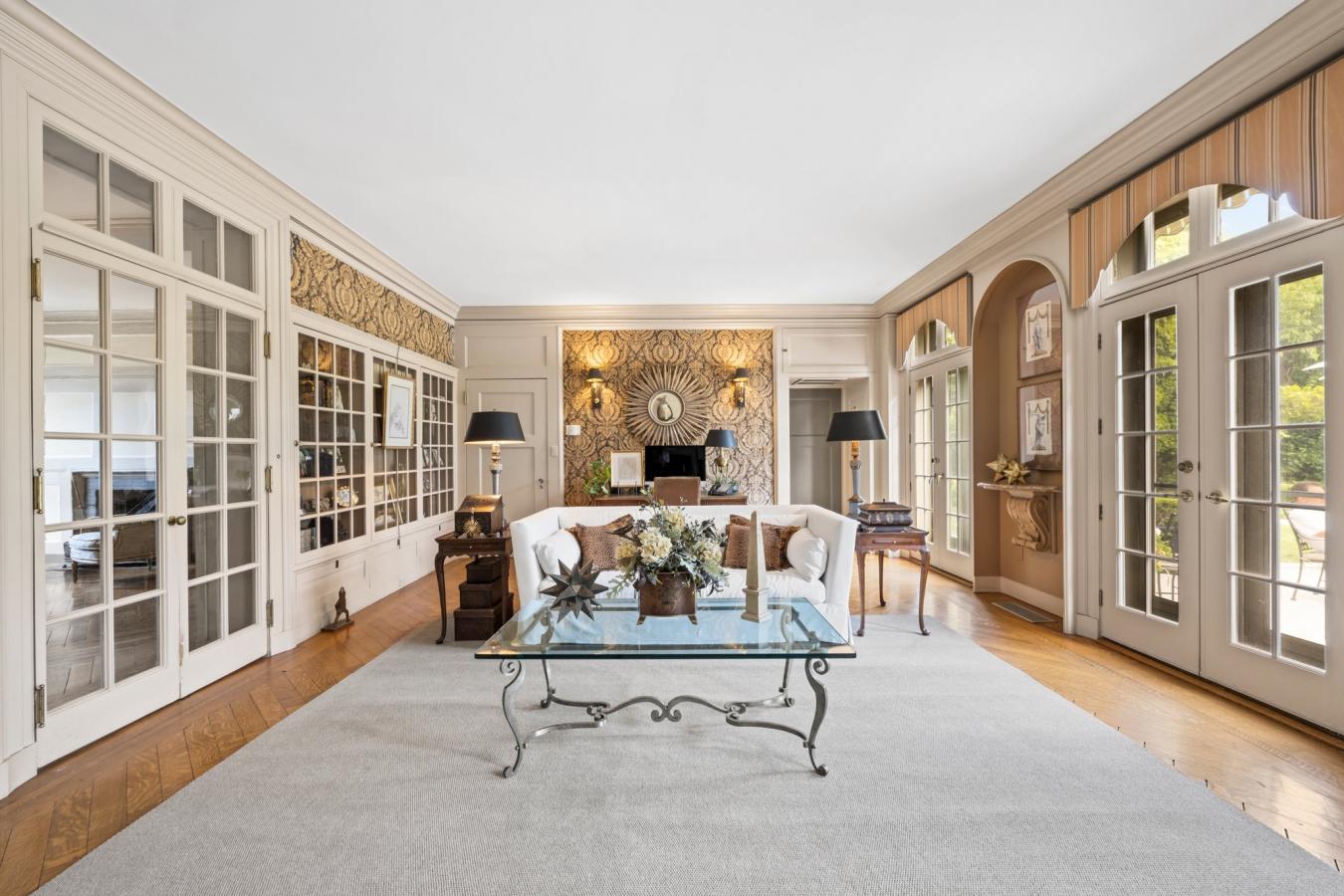 15 Emmet Dr, Head of the Harbor, NY, 11790, United States, 11 Bedrooms Bedrooms, ,5 BathroomsBathrooms,Residential,For Sale,15 Emmet Dr,1660185