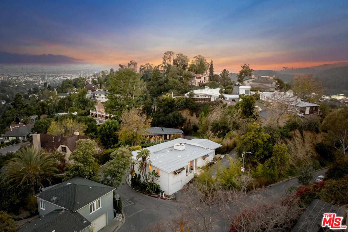 6240 Mulholland Hwy, Los Angeles, CA, 90068, United States, 3 Bedrooms Bedrooms, ,3 BathroomsBathrooms,Residential,For Sale,6240 Mulholland Hwy,1662003