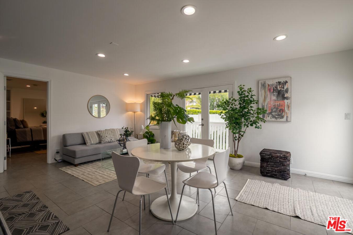 6240 Mulholland Hwy, Los Angeles, CA, 90068, United States, 3 Bedrooms Bedrooms, ,3 BathroomsBathrooms,Residential,For Sale,6240 Mulholland Hwy,1662003