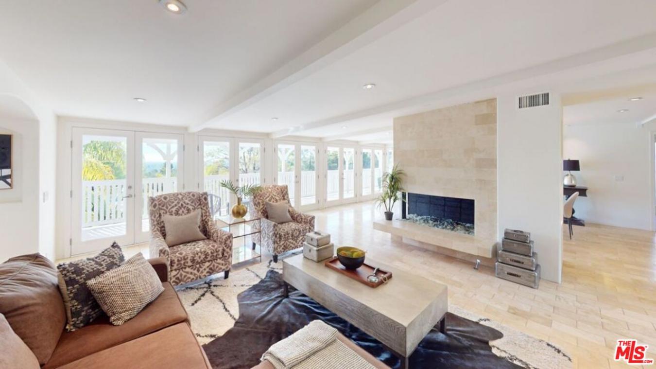 6240 Mulholland Hwy, Los Angeles, CA, 90068, United States, 3 Bedrooms Bedrooms, ,3 BathroomsBathrooms,Residential,For Sale,6240 Mulholland Hwy,1662003