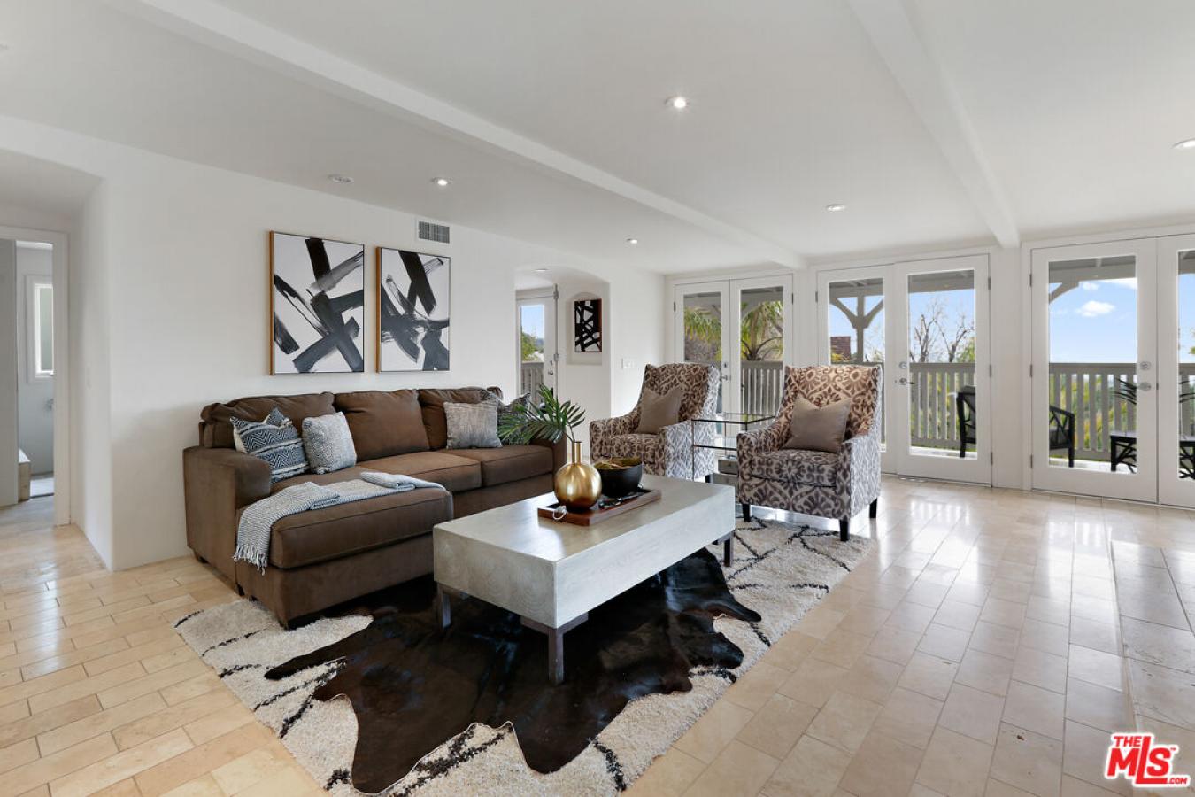 6240 Mulholland Hwy, Los Angeles, CA, 90068, United States, 3 Bedrooms Bedrooms, ,3 BathroomsBathrooms,Residential,For Sale,6240 Mulholland Hwy,1662003