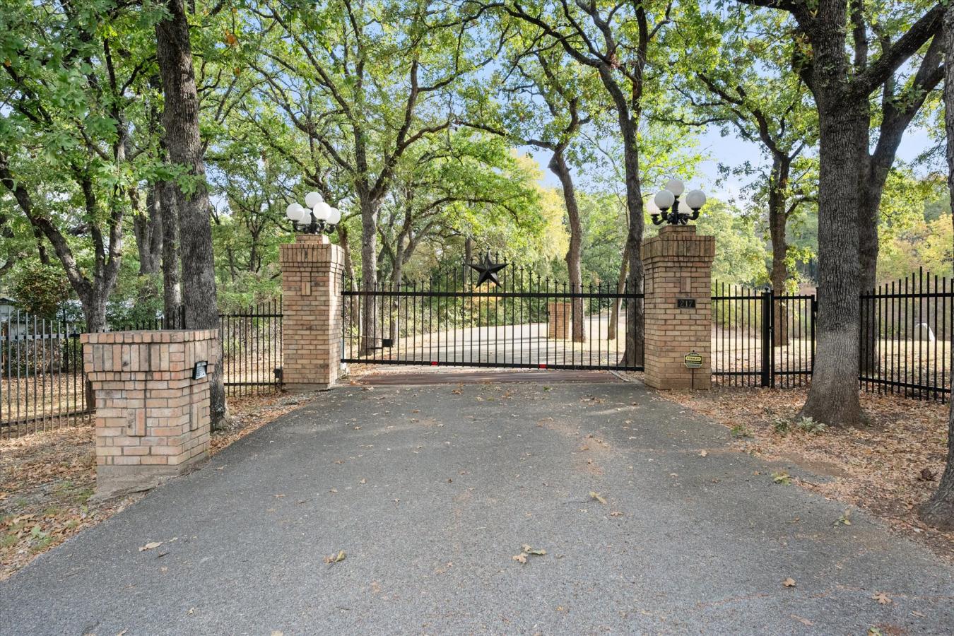 217 Williams Road, Fort Worth, TX, 76120, United States, 5 Bedrooms Bedrooms, ,7 BathroomsBathrooms,Residential,For Sale,217 Williams Road,1660969