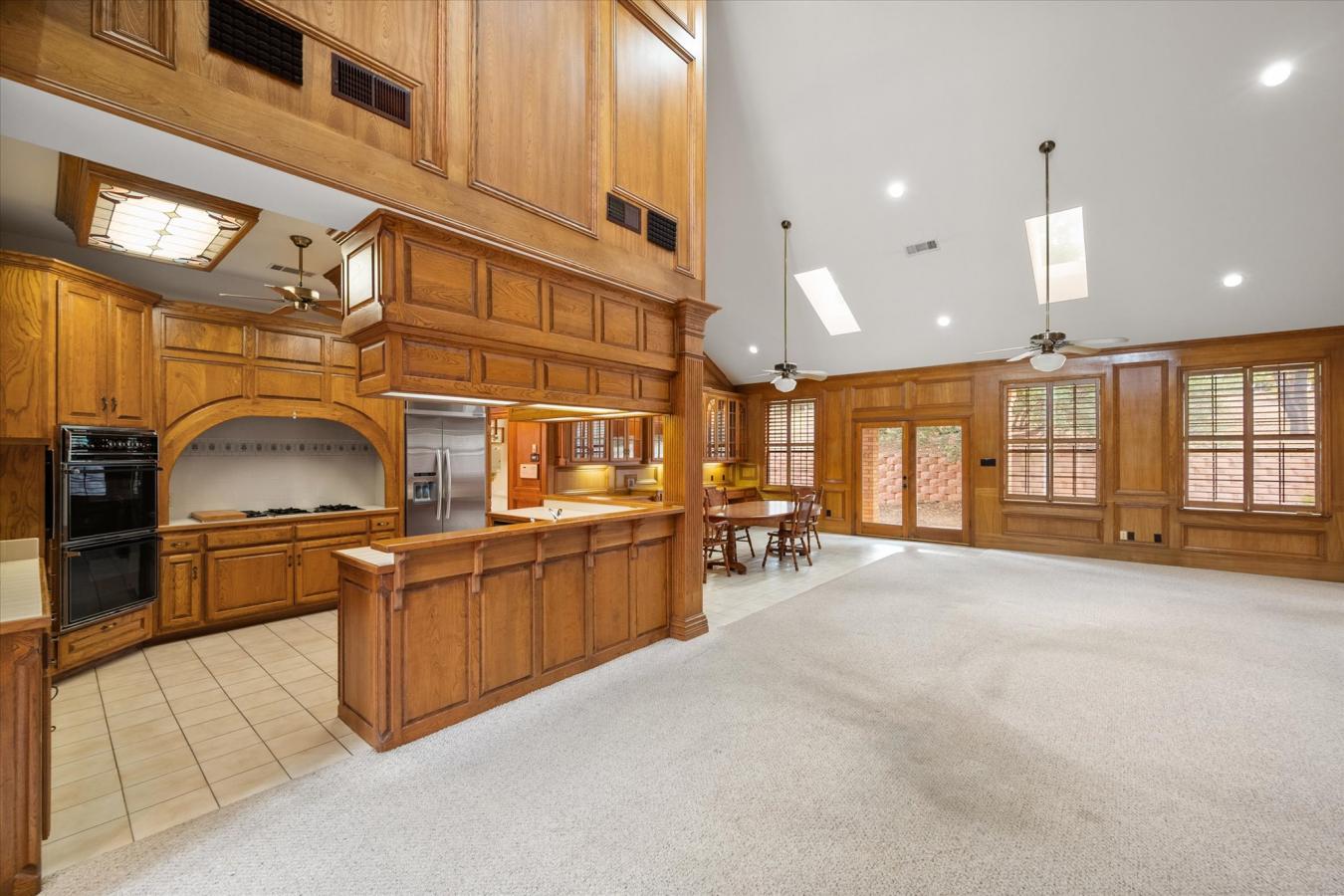 217 Williams Road, Fort Worth, TX, 76120, United States, 5 Bedrooms Bedrooms, ,7 BathroomsBathrooms,Residential,For Sale,217 Williams Road,1660969