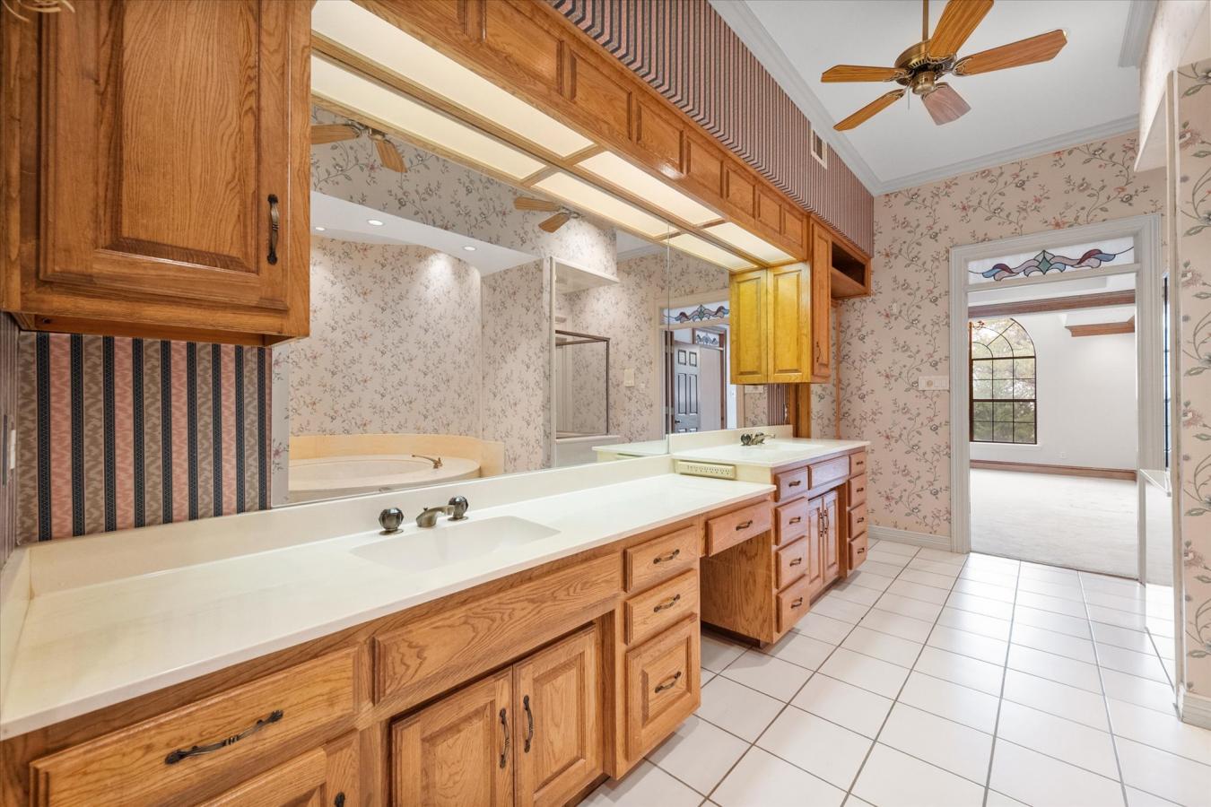 217 Williams Road, Fort Worth, TX, 76120, United States, 5 Bedrooms Bedrooms, ,7 BathroomsBathrooms,Residential,For Sale,217 Williams Road,1660969