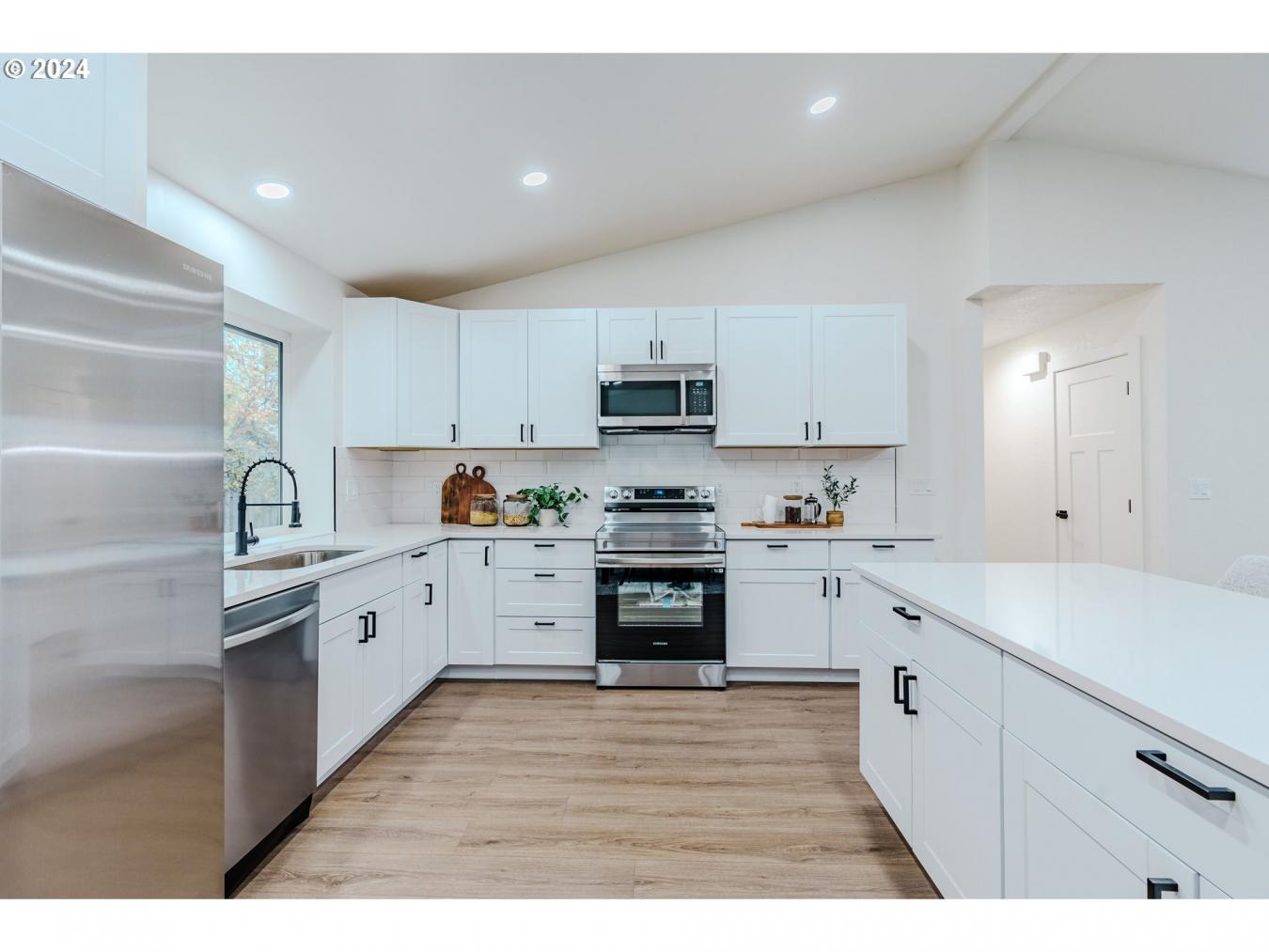 2806 NE 6TH STREET, Gresham, Oregon, 97030, United States, 3 Bedrooms Bedrooms, ,3 BathroomsBathrooms,Residential,For Sale,2806 NE 6TH STREET,1669757