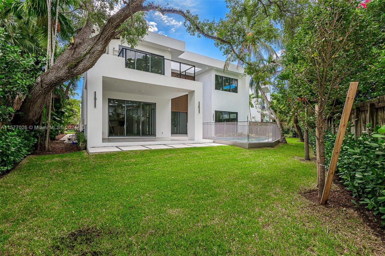 2730 SW 17th Avenue, Miami, Florida, 33133, United States, 5 Bedrooms Bedrooms, ,5 BathroomsBathrooms,Residential,For Sale,2730 SW 17th Avenue,1671621