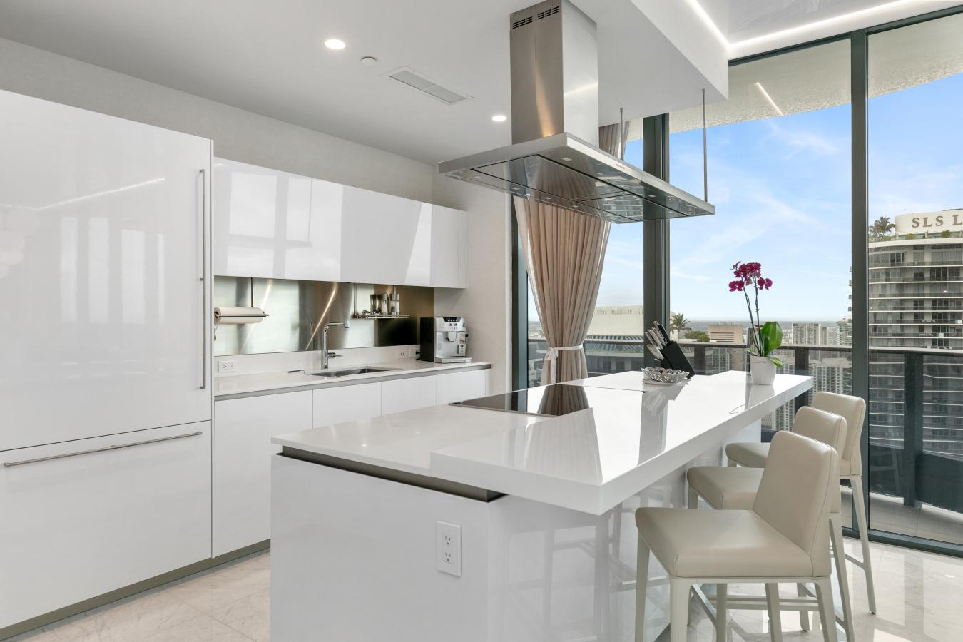 1000 Brickell, Plaza, Miami, FL, 33131, United States, 3 Bedrooms Bedrooms, ,3 BathroomsBathrooms,Residential,For Sale,1000 Brickell, Plaza,1670258