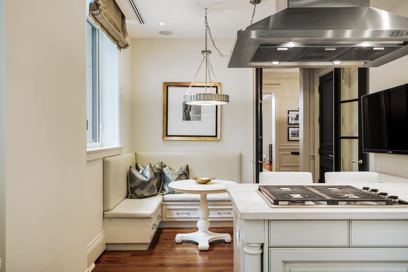 1 St Thomas St, Toronto, ON, M5S 3M5, Canada, 2 Bedrooms Bedrooms, ,3 BathroomsBathrooms,Residential,For Sale,1 St Thomas St,1670480