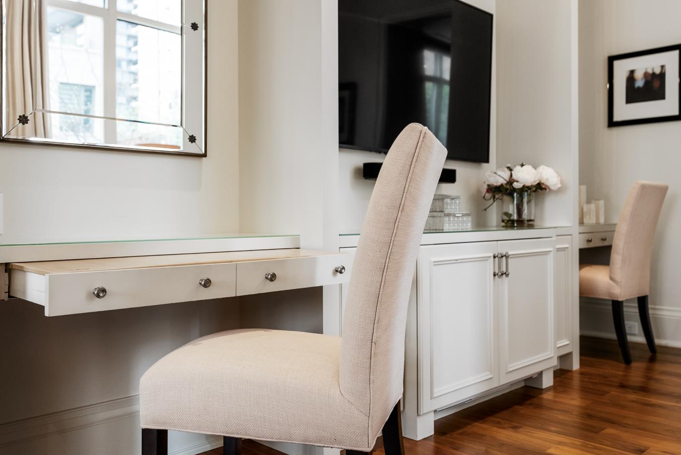 1 St Thomas St, Toronto, ON, M5S 3M5, Canada, 2 Bedrooms Bedrooms, ,3 BathroomsBathrooms,Residential,For Sale,1 St Thomas St,1670480